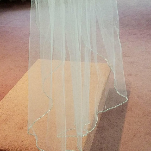 Wedding Dress - Picture 6 of 8